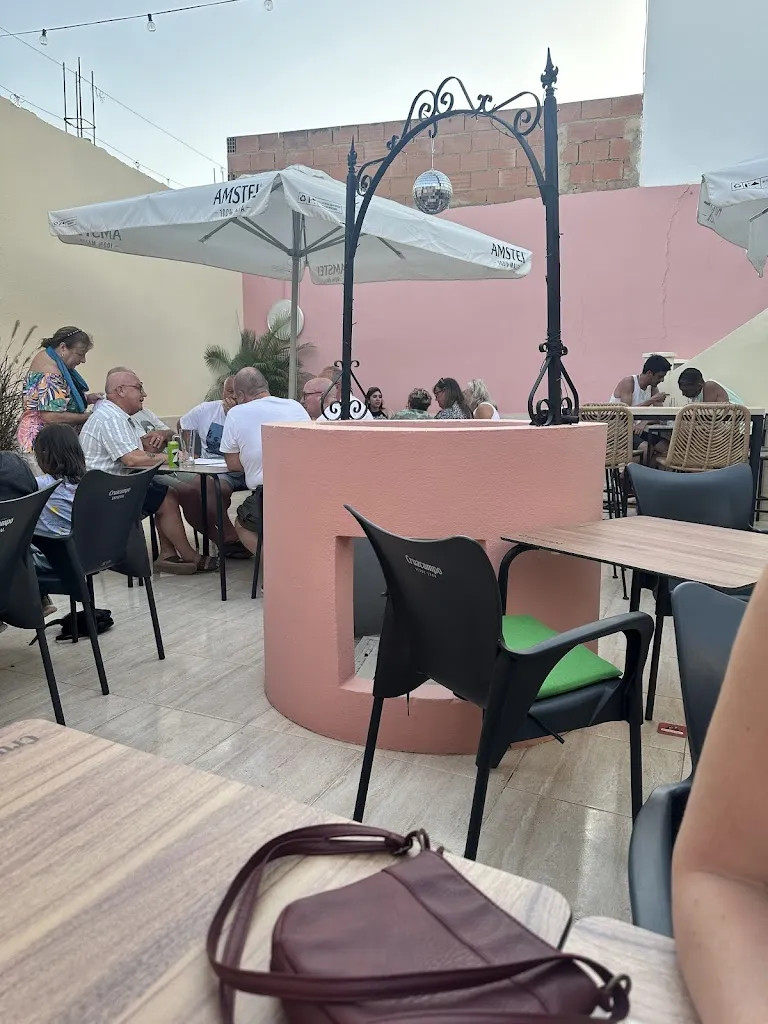 Runner Bubbsy_Aljambra restaurant Albox_Albox_review