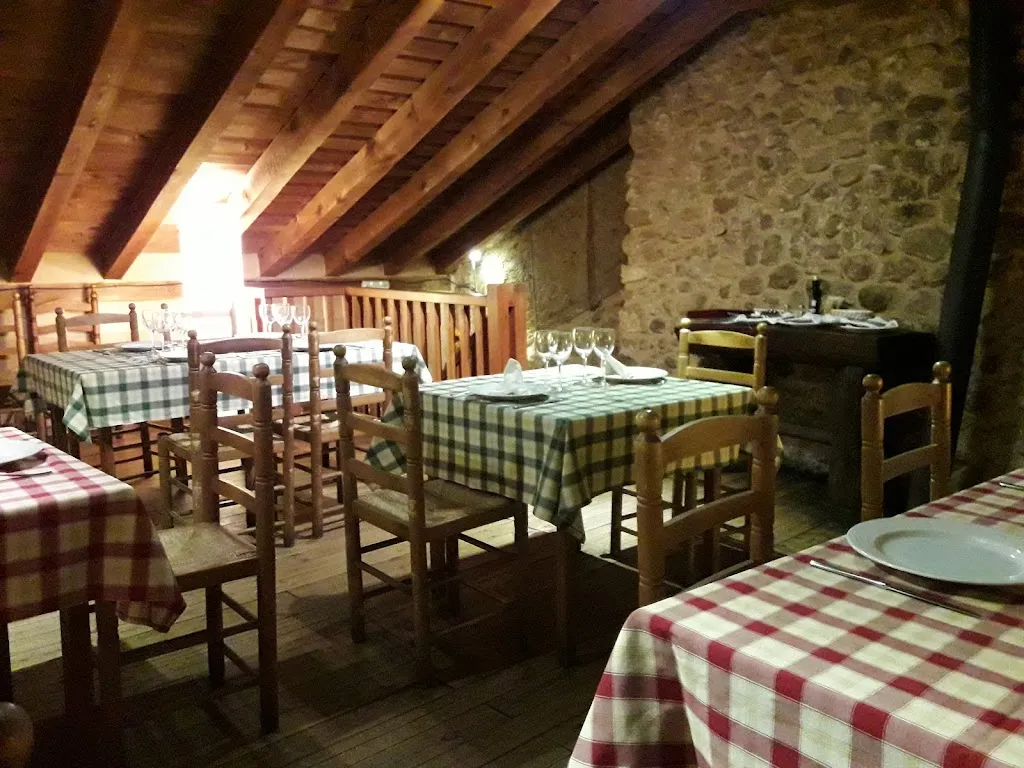 Bar-restaurante El Rincón Del Tuerto Pirón restaurant in Cabañas de Polendos