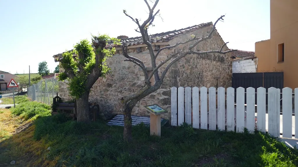 Mata De Quintanar restaurant in Cabañas de Polendos
