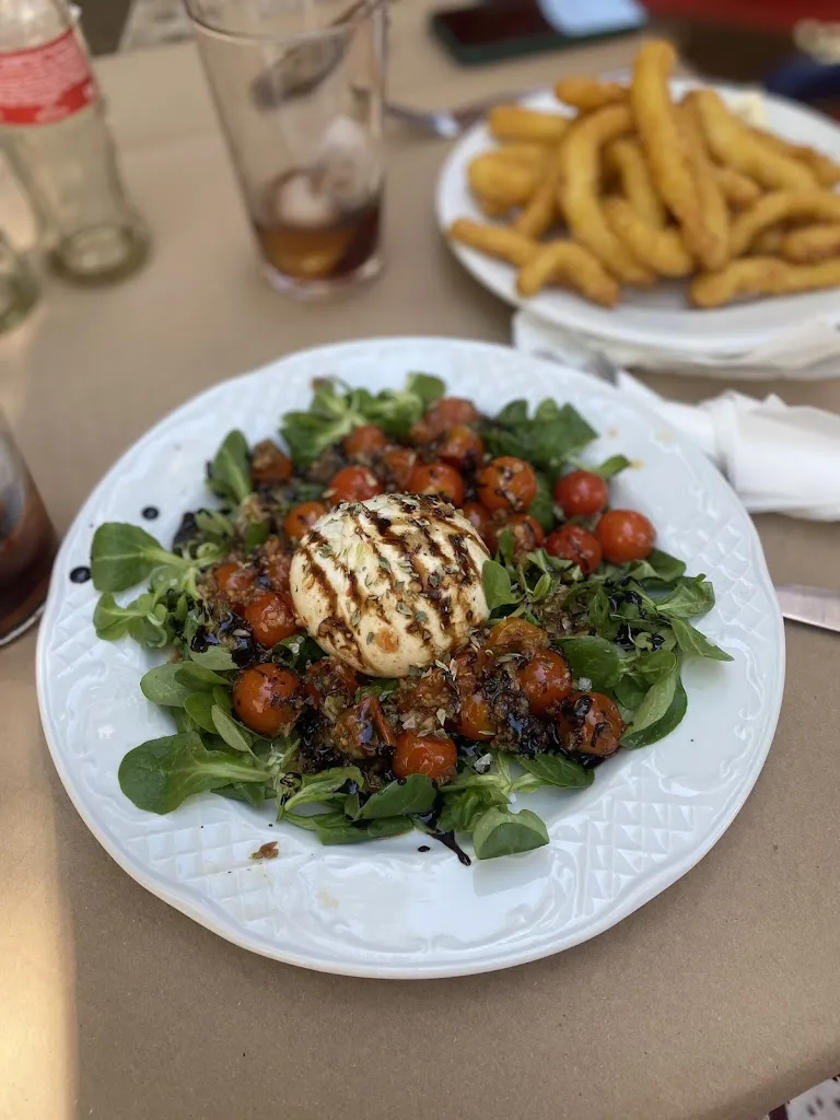 María José Lozano Medina_Chiringuito LA PESQUERONA_Cabezuela_review