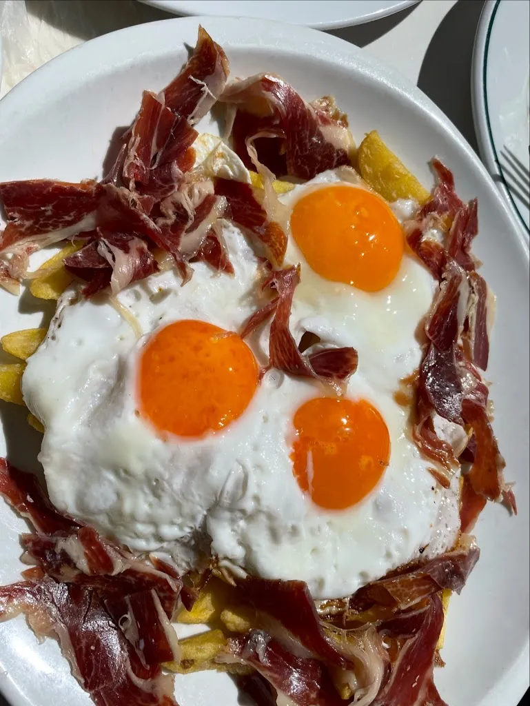 Tim Walker_Restaurante Cantalejo....cafeteria_Cantalejo_review