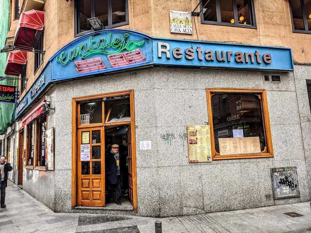 Restaurante Cantalejo....cafeteria restaurant in Cantalejo