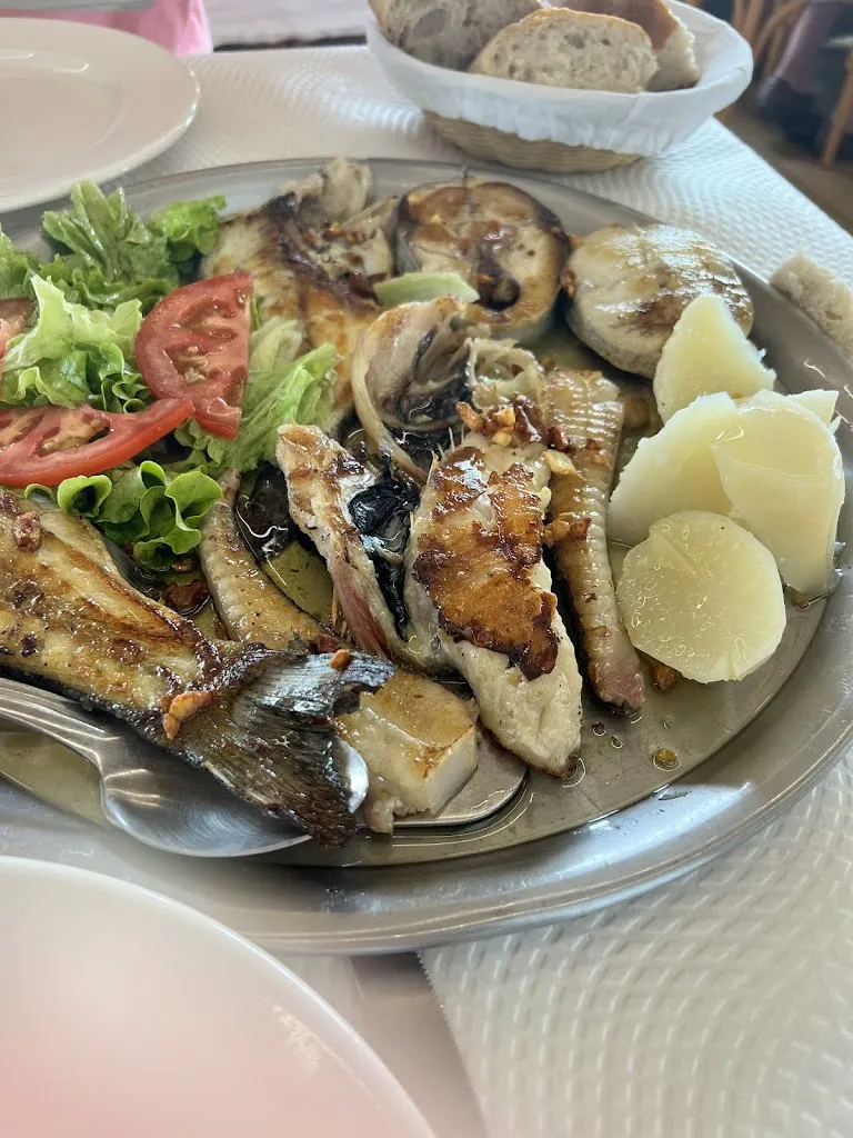 J B_Fontevella_Carnota_review