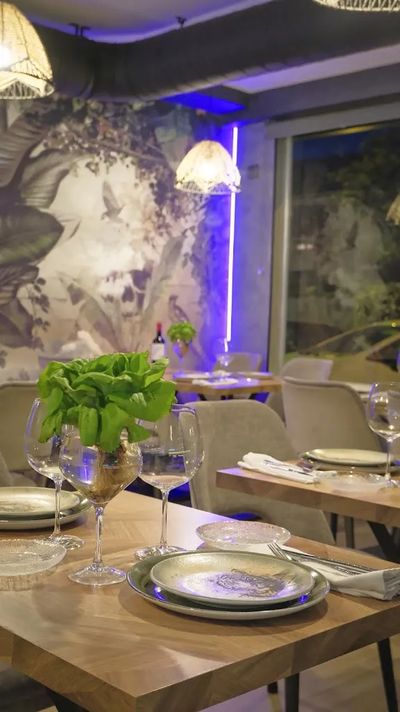 Meditt 23 l Restaurante Getafe_Bercial_slider_image_3