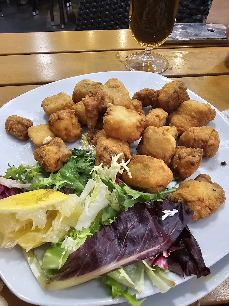 Deb_CAFETERÍA NUEVO CABAÑAS_Bercial_review