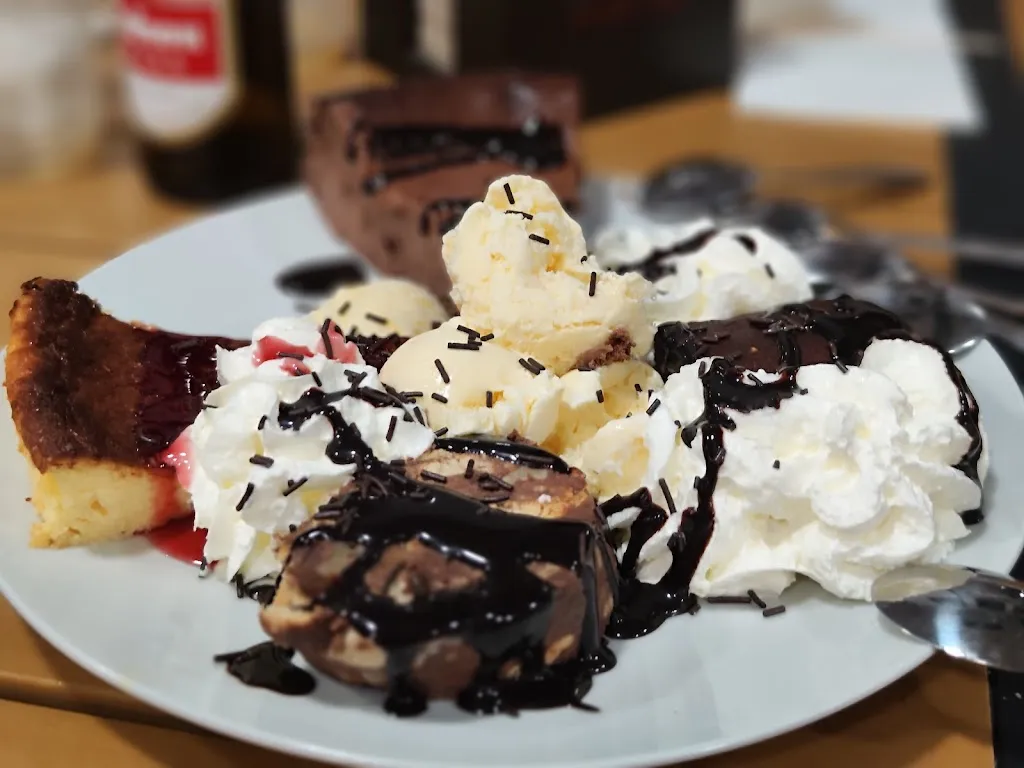 Irene Gonzalo Montesinos_CAFETERÍA NUEVO CABAÑAS_Bercial_review