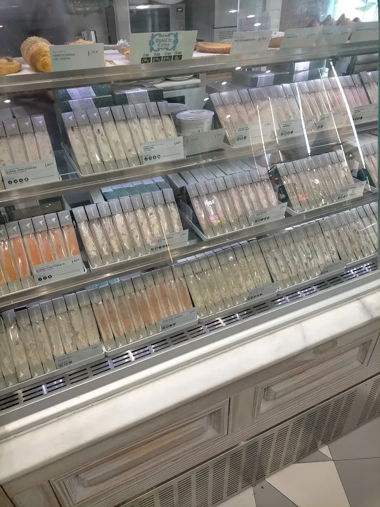 Elena Pascual_Rodilla_Bercial_review