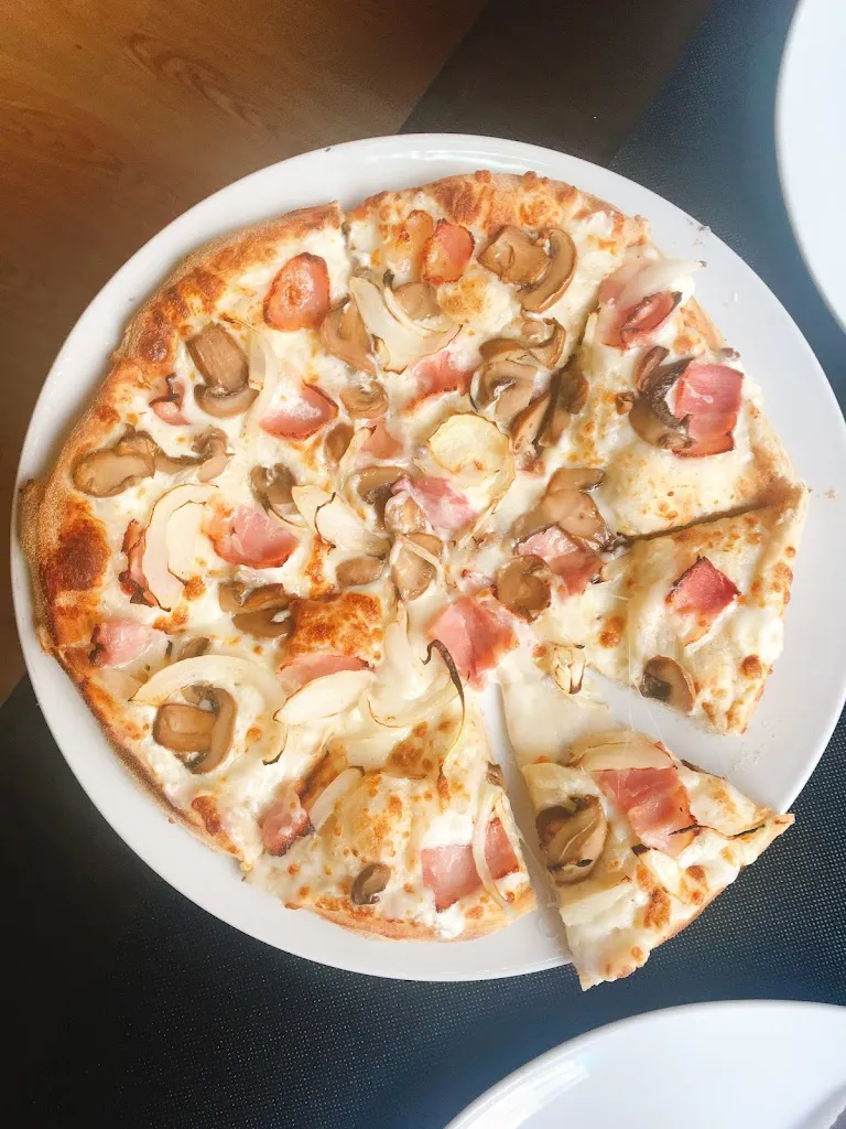 Elly W._Pizzería Carlos_Bercial_review