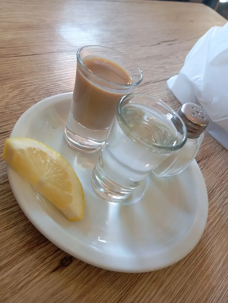 Cris Andreinah Ramirez Orozco_Bar restaurante El Venezolano_Bercial_review