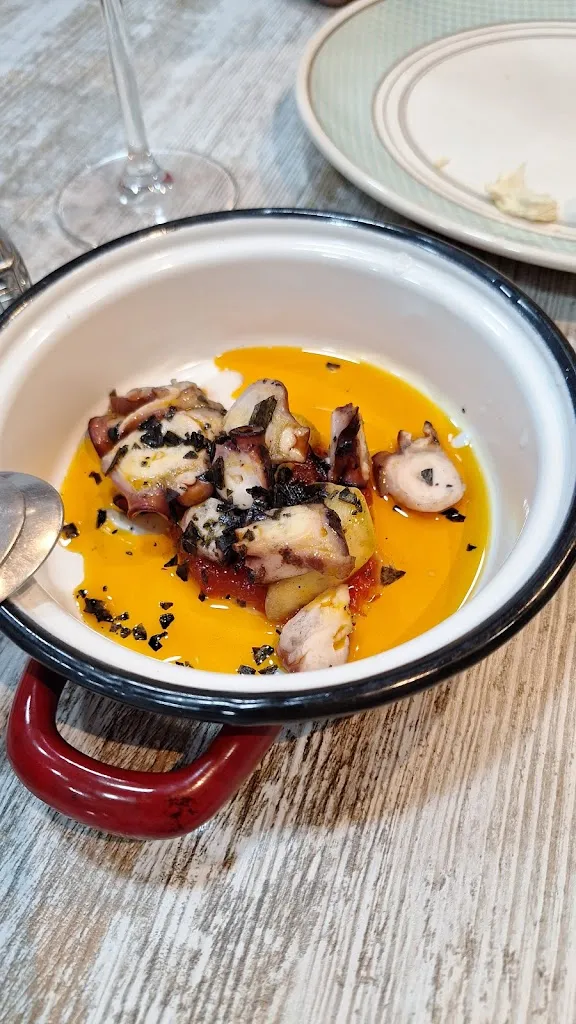 Gastrotaberna Cachito's_Bercial_slider_image_2