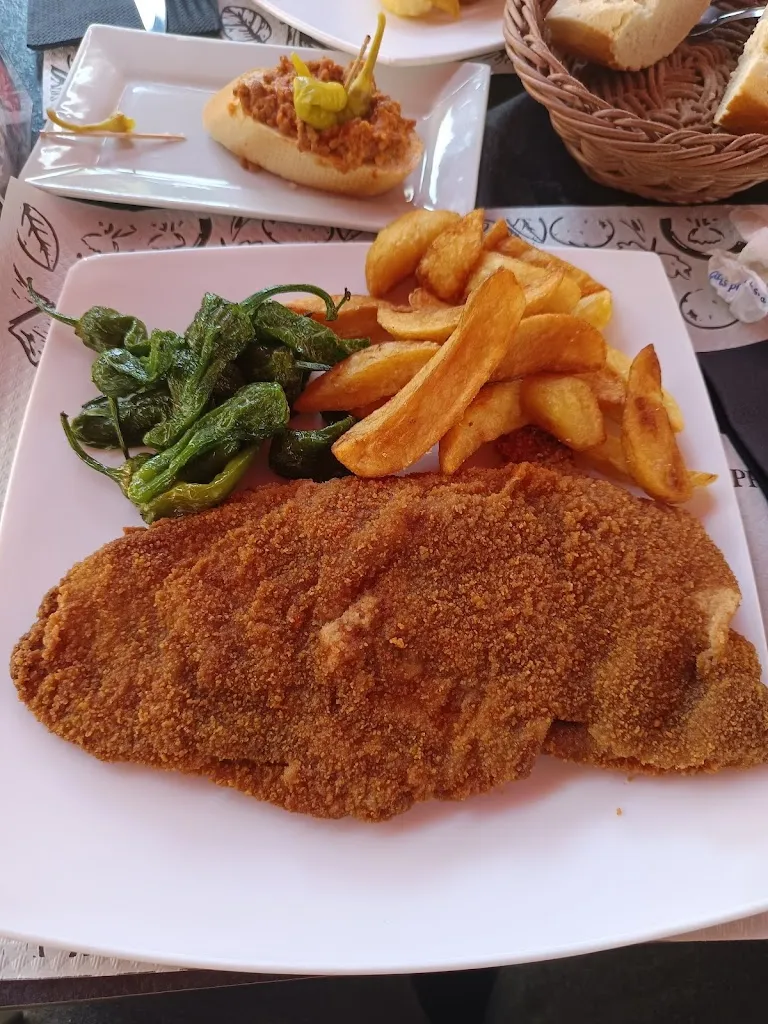 Antonio Santos_Cervecería Alba Torreznos Comuniones y Bautizos_Bercial_recensione