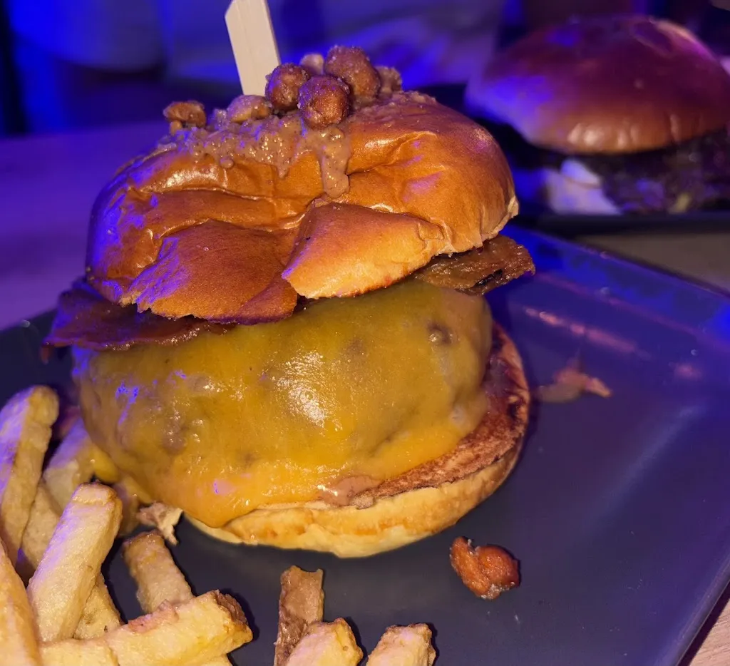 María Domínguez_Celestial Urban Burgers_Bercial_review