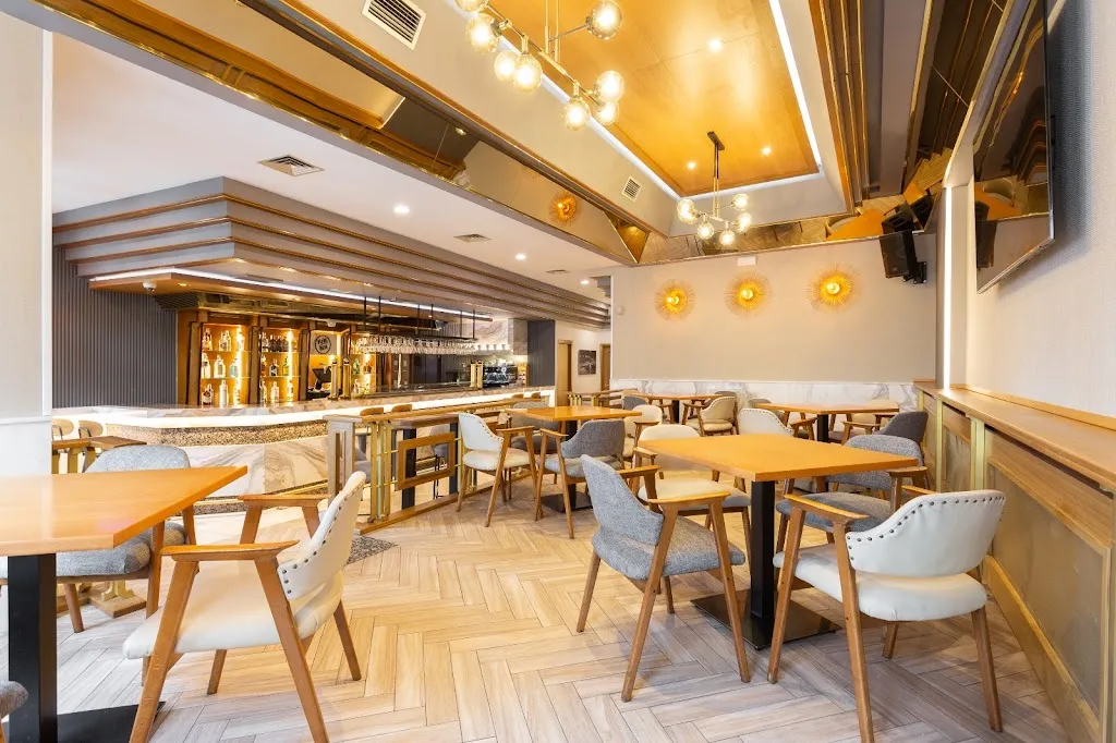 Bar Restaurante Kris Kol restaurant in Carbonero el Mayor