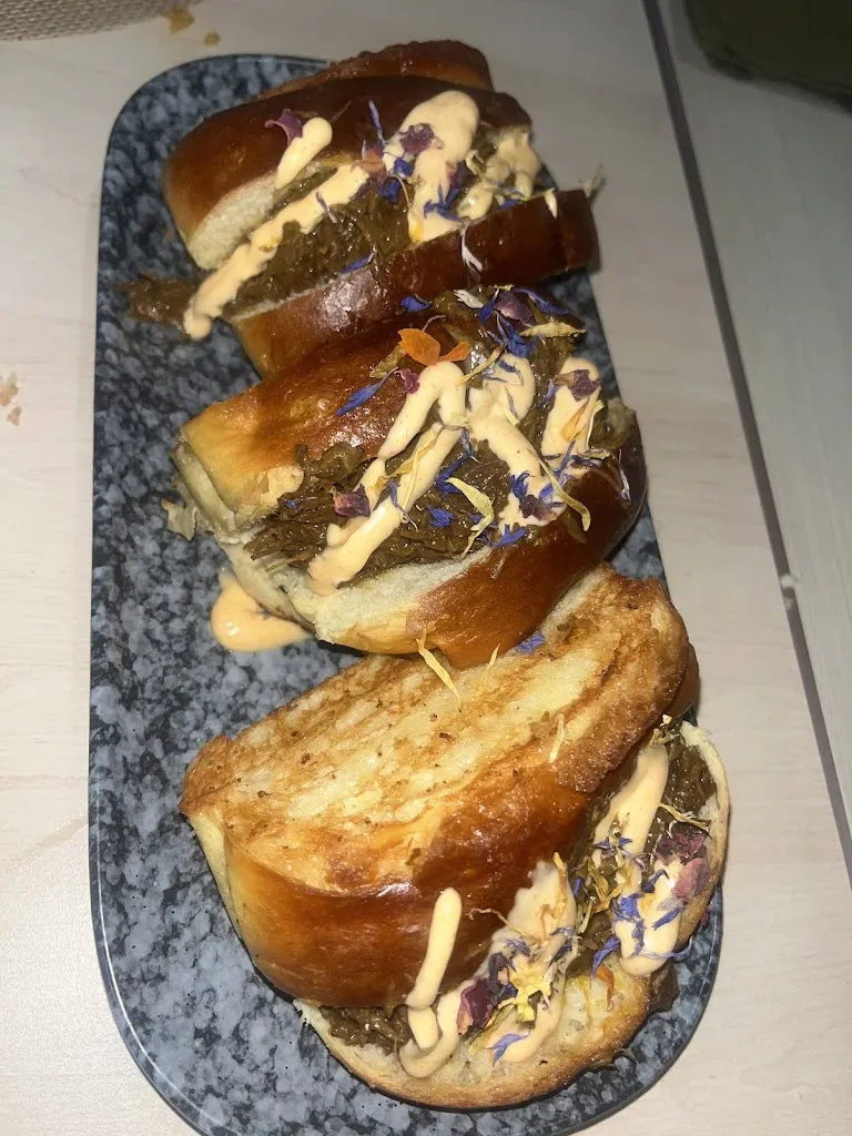 Victor Palacios Fernanz_Restaurante Bar la Tasca_Carbonero el Mayor_review