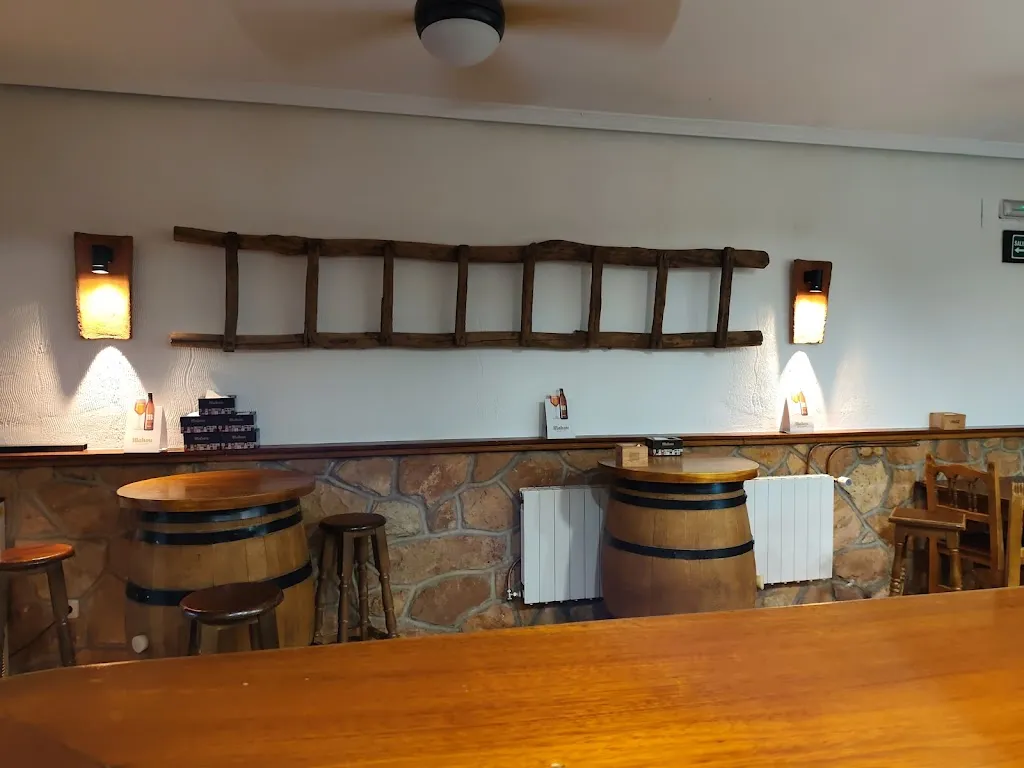 La Cosechadora Bar restaurant in Castillejo de Mesleón