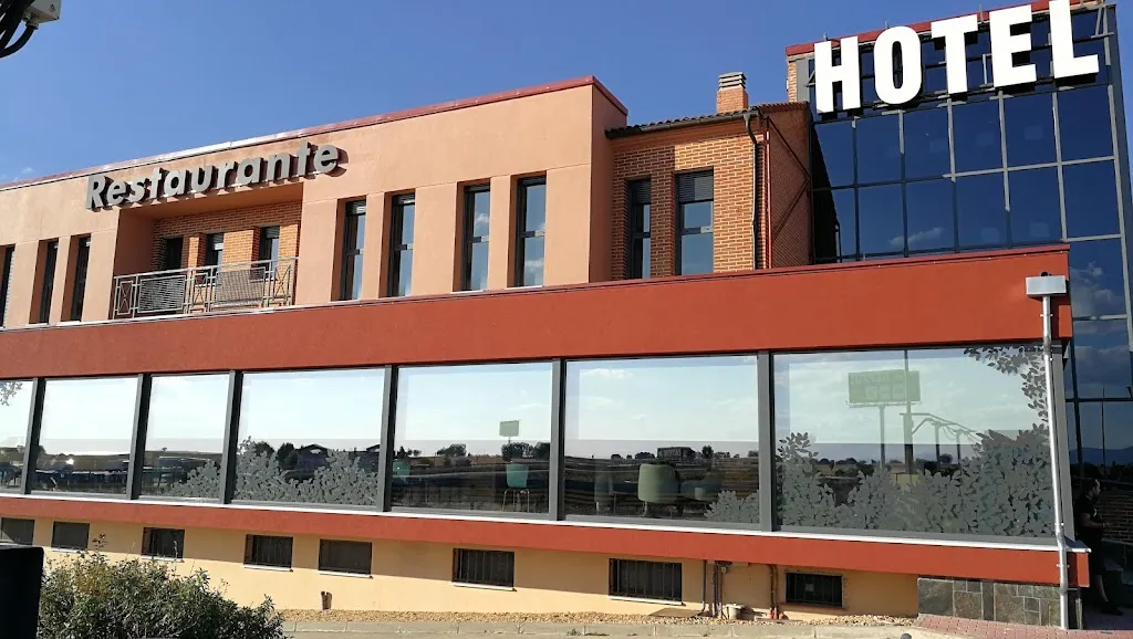 Hostal El Soto - De Buen Comer Restaurante restaurant in Castillejo de Mesleón