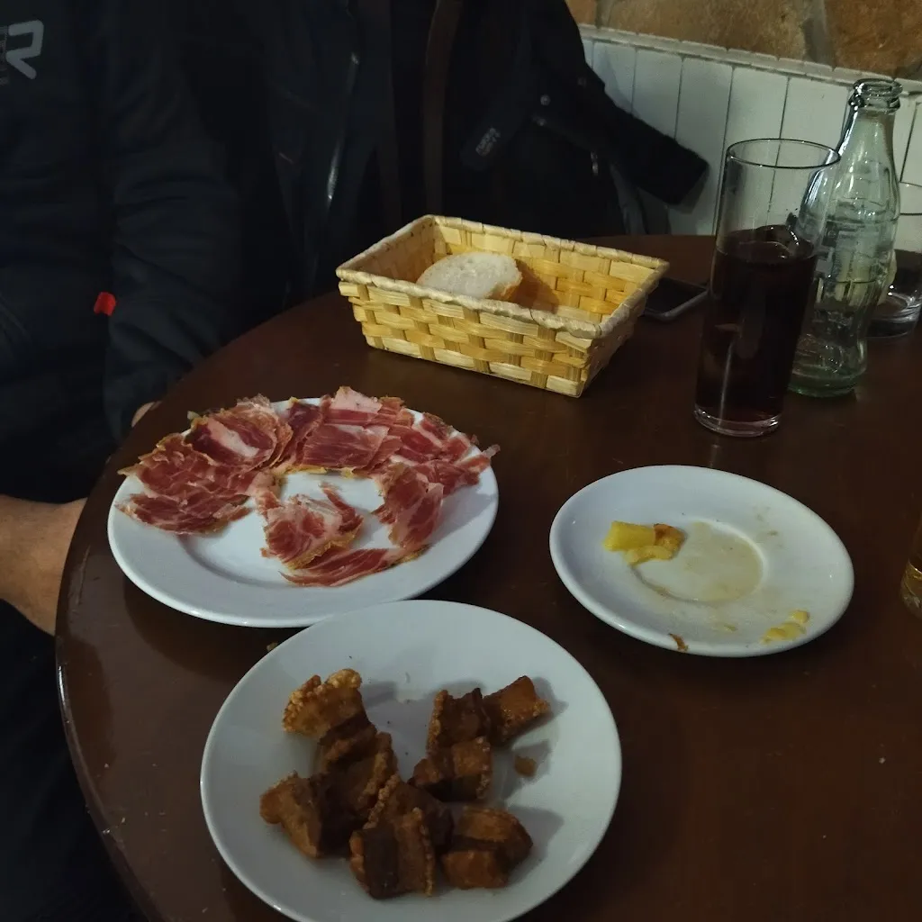 XR Motos Madrid Capital Motos electricas madrid_Bar Farruche_Castillejo de Mesleón_review