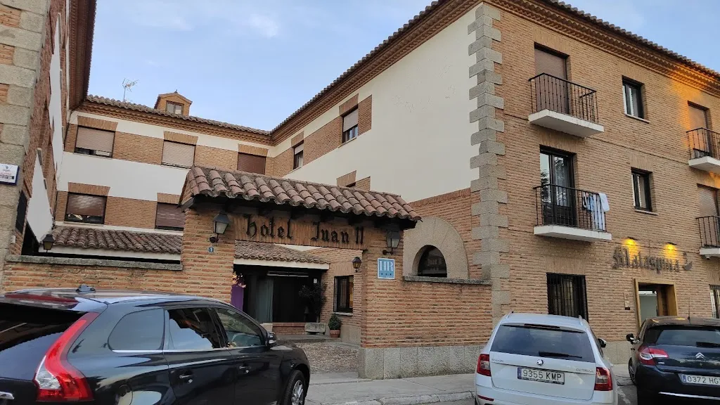 Linton Nightingale_Hotel Juan II_Castro de Fuentidueña_review