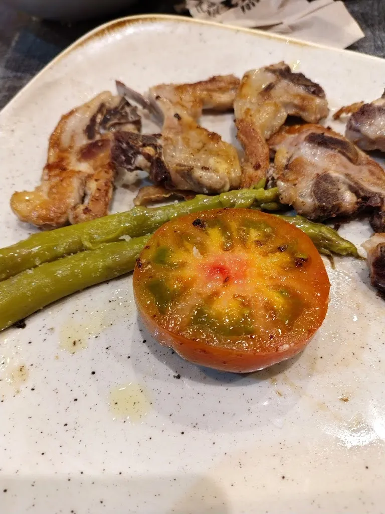 Tracy ANDERSON_Bar-Restaurante la Muralla_Coca_review