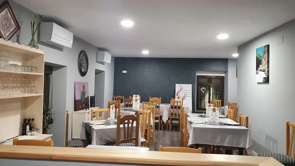 Bar-Restaurante Misión Rescate_Cuevas de Provanco_slider_image_1