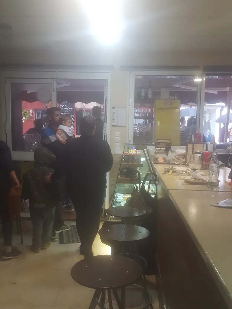 Ismael bañez_Sonora's Bar_Escarabajosa de Cabezas_review