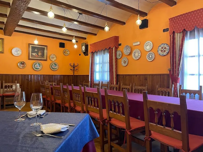 Restaurante San Basilio restaurant in Cuéllar