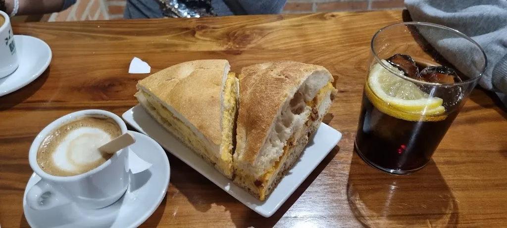 David Garcia Ferrera_Cafe Lorma_Cuéllar_review