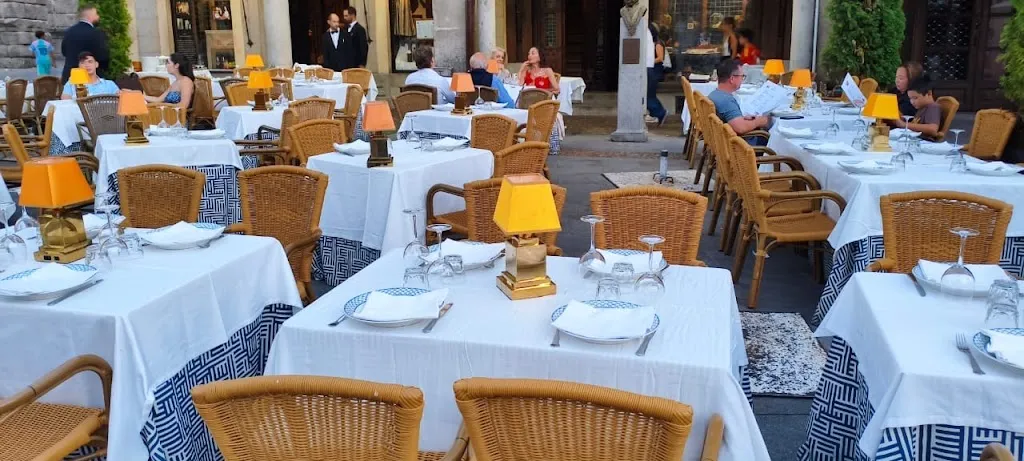 Restaurante Mesón de Cándido_Espirdo_slider_image_3