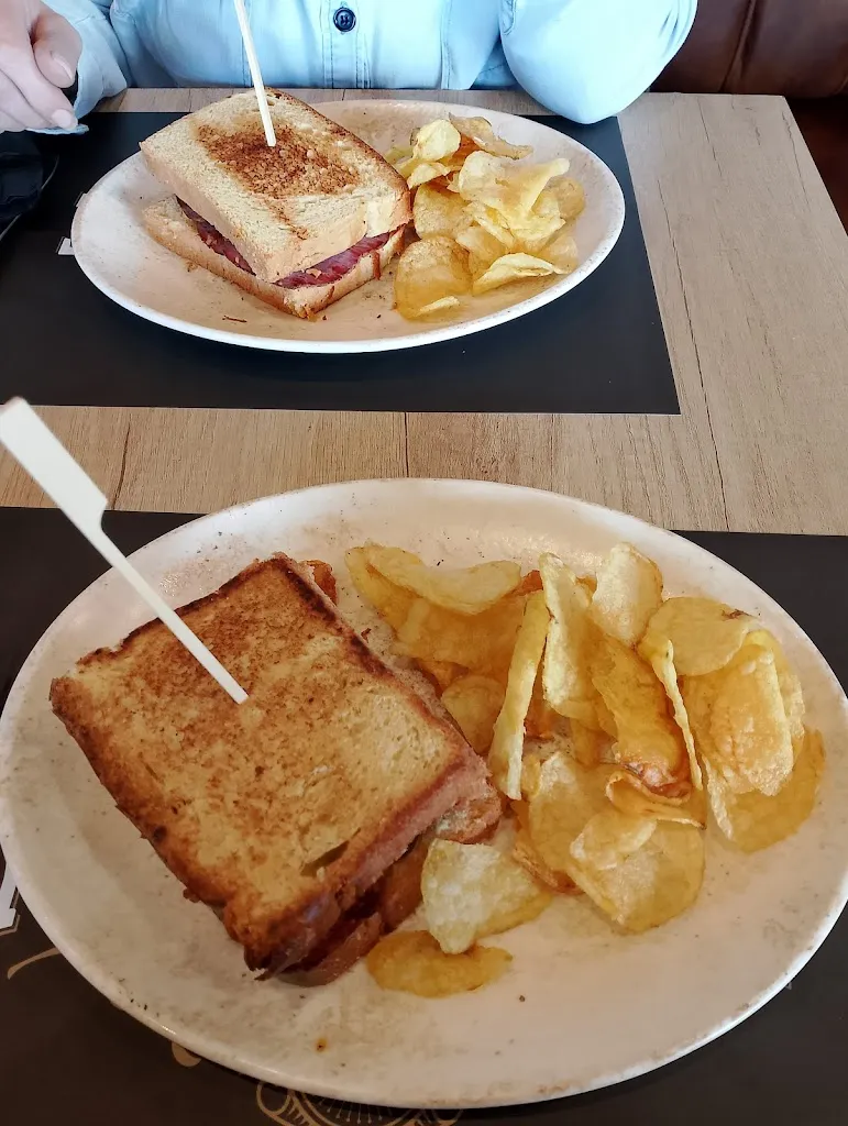 Menu_Yellowstone Sports Food & Drinks_Fresno de la Fuente_image_7