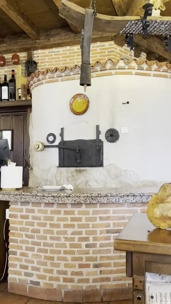 Restaurante Asador Los Chicos_Fuente el Olmo de Íscar_slider_image_2