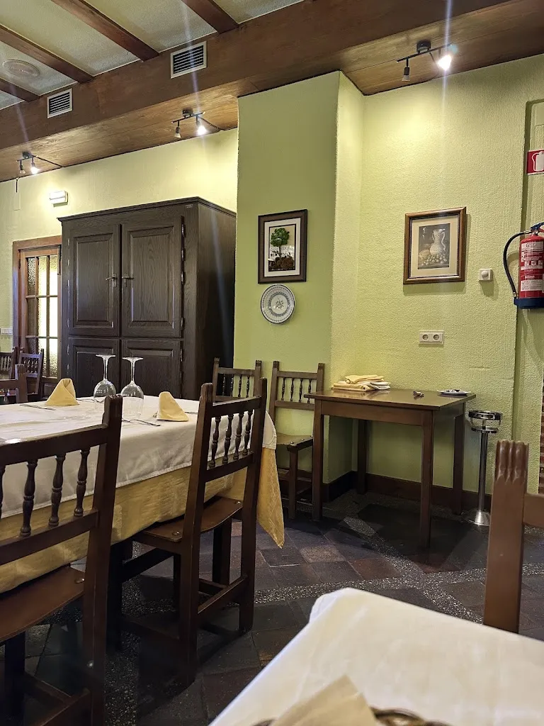 Restaurante Casa Isidoro restaurant in Fuente el Olmo de Íscar