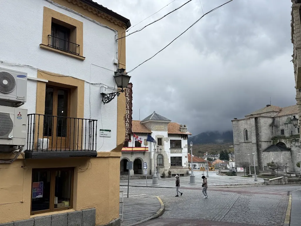 Bar Rolar_Espinar El_slider_image_2