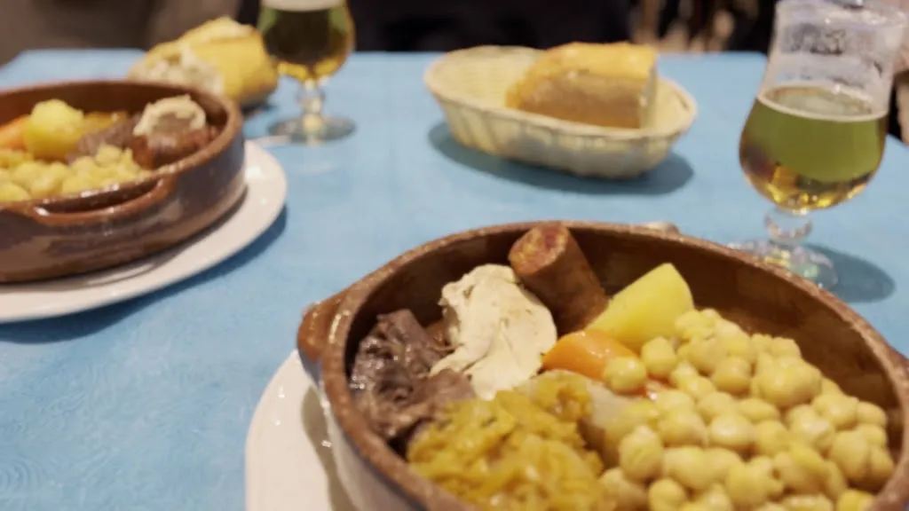 Hostal Restaurante Plaza restaurant in Espinar El