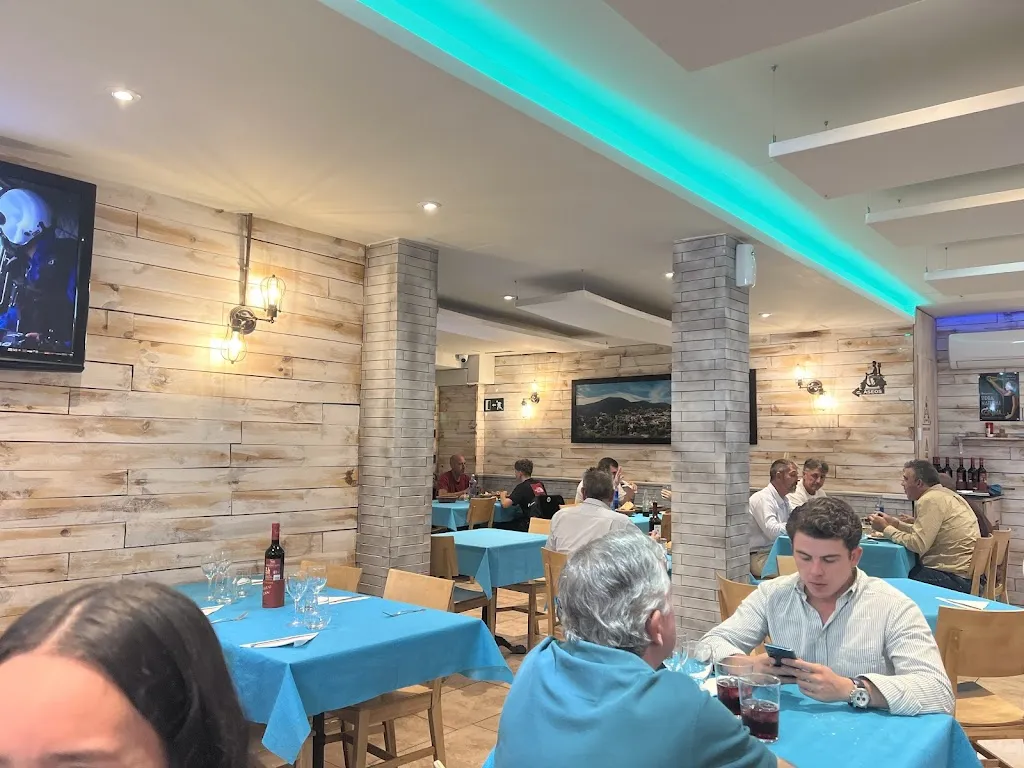 Hostal Restaurante Plaza_Espinar El_slider_image_2