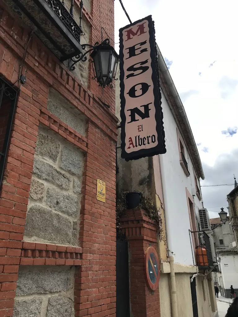 Mesón Restaurante El Albero Restaurant in Espinar El