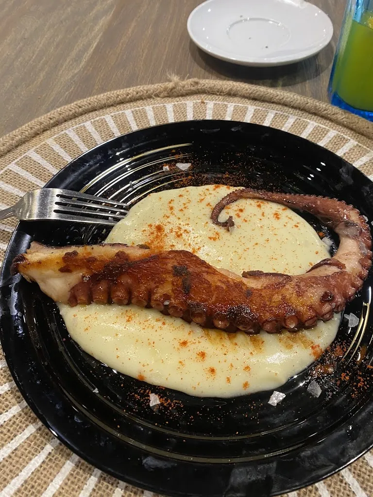 Cynthia López_LR Gastrobar_Espinar El_review