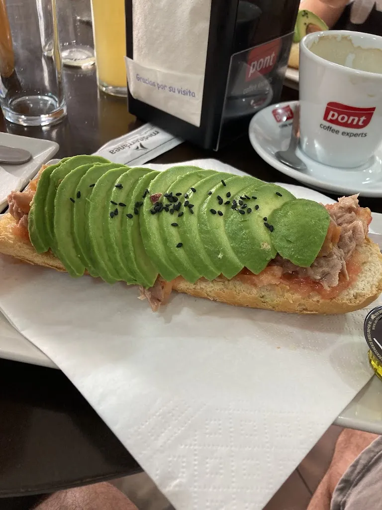 Carlos Moret_Bar El Sapo Albox_Albox_review