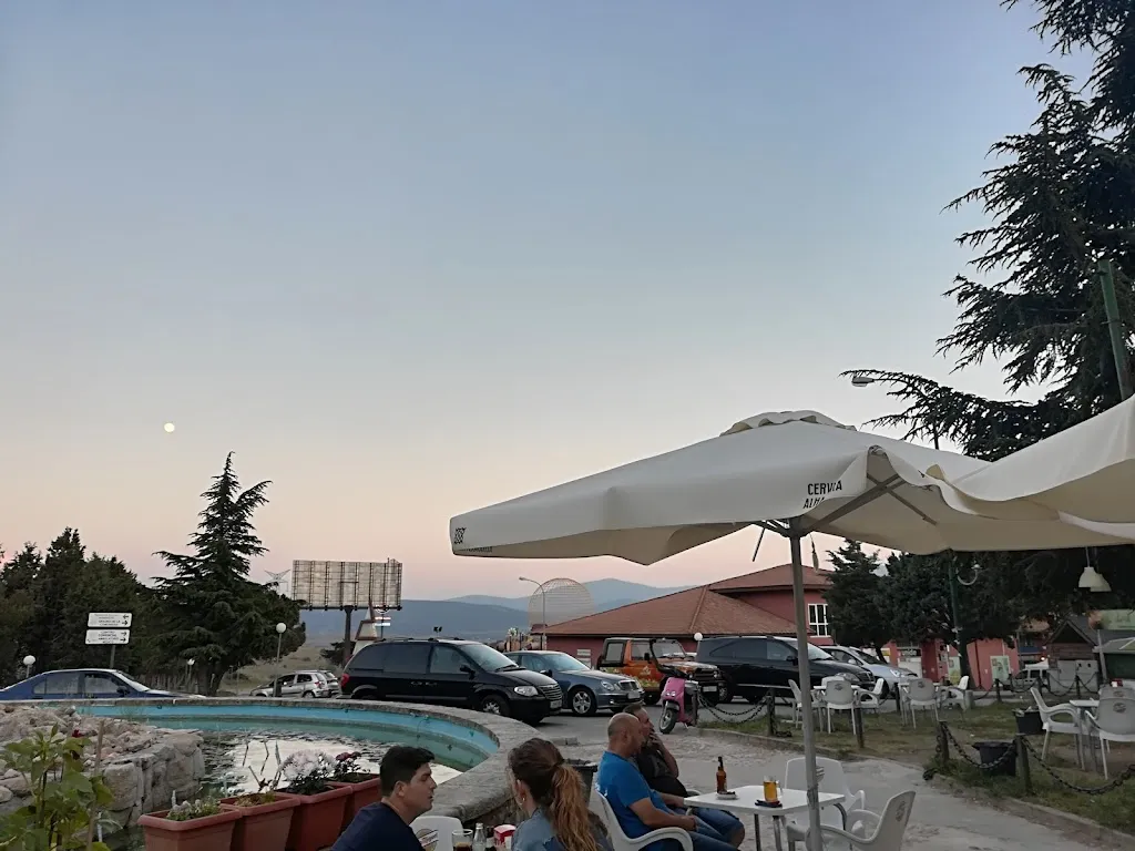 Jifang Yin_Restaurante Baguettin_Espinar El_recensione