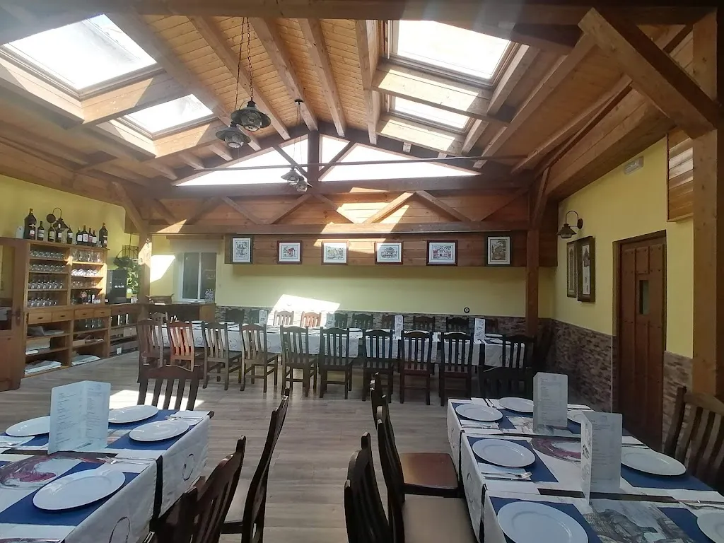 Bar Salvador_Fuentepelayo_slider_image_2