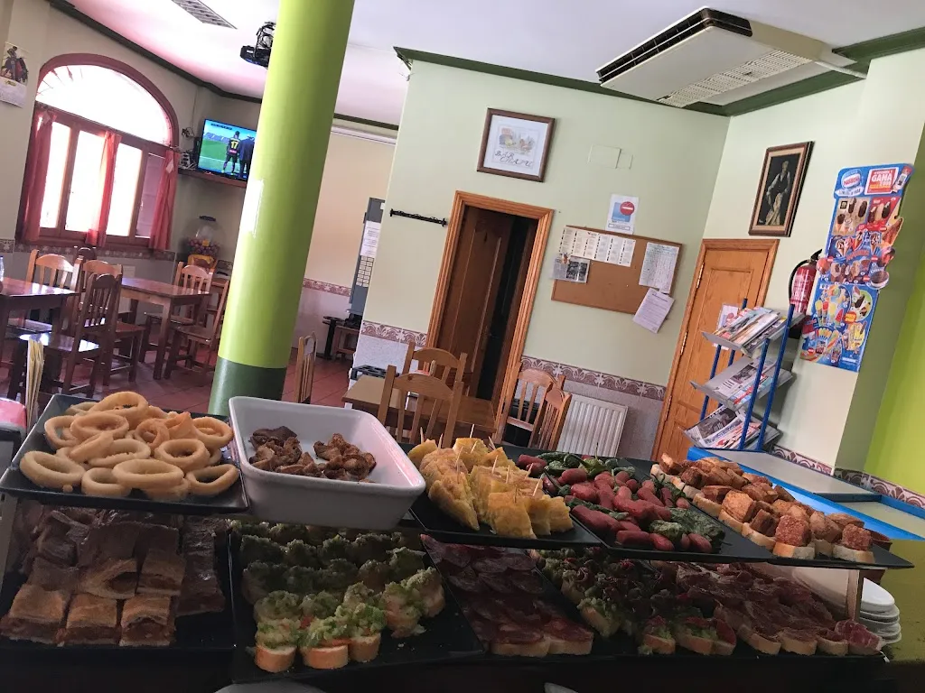 BAR RESTAURANTE EL CHAPU_Fuentepiñel_slider_image_2