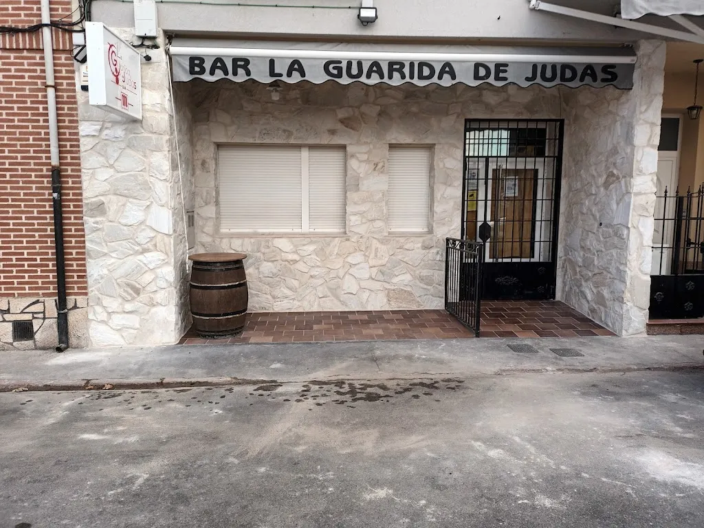 BAR La Guarida de Judas restaurant in Fuenterrebollo