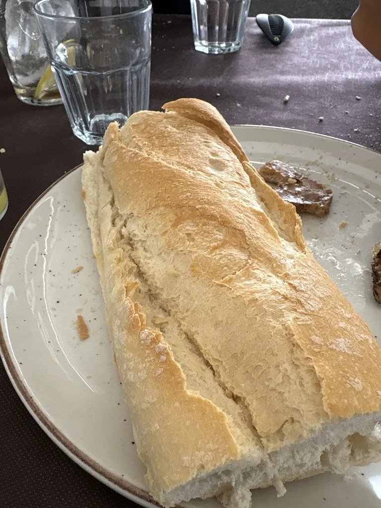 TETRIX _Bar-Restaurante Fontys_Gomezserracín_review