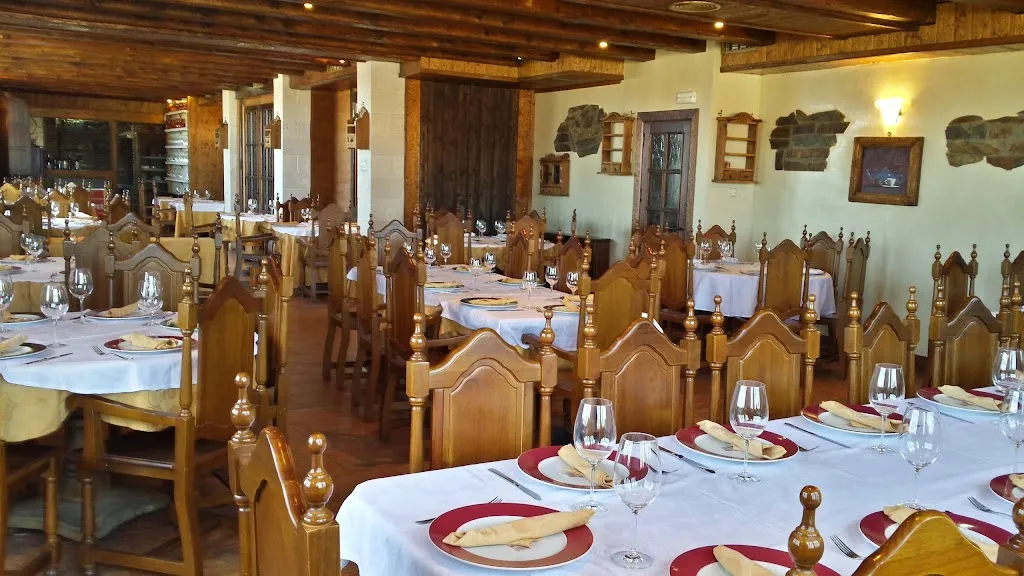 Jarpar Hostal S L restaurant in Grajera