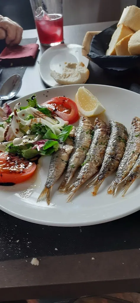 Bar Piscinas Municipales de Hontalbilla restaurant in Hontalbilla