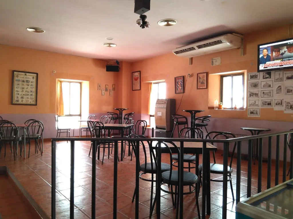 Pub Dominó restaurant in Hontalbilla