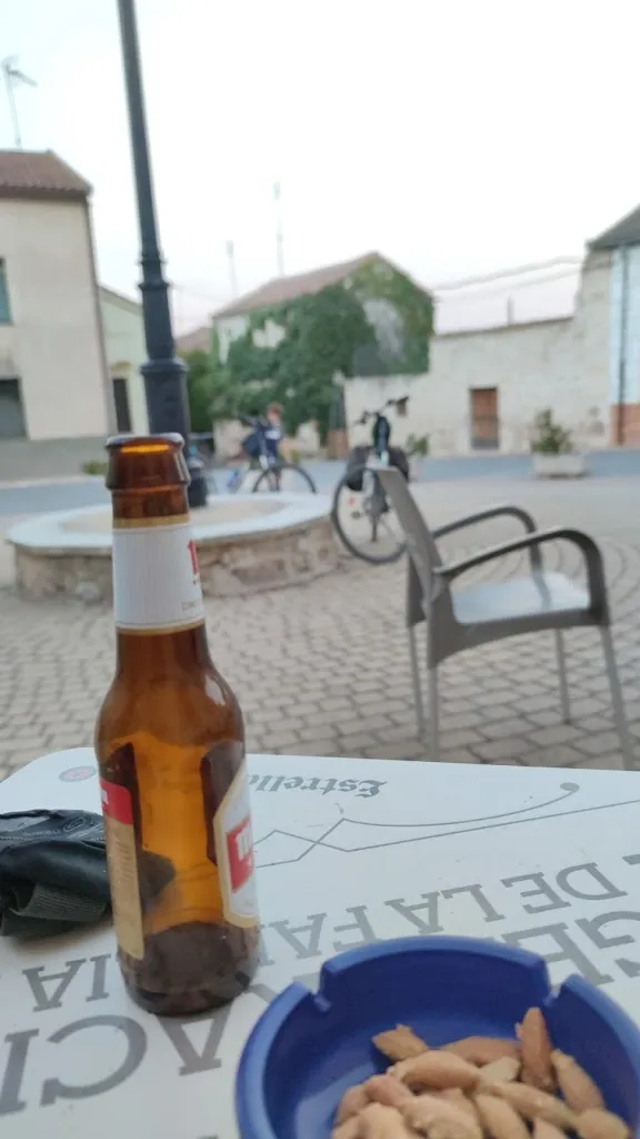 Cris_Bar Laguna_Laguna de Contreras_review