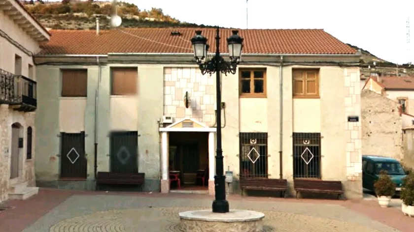 Juan Carlos Axturias_Bar Laguna_Laguna de Contreras_review