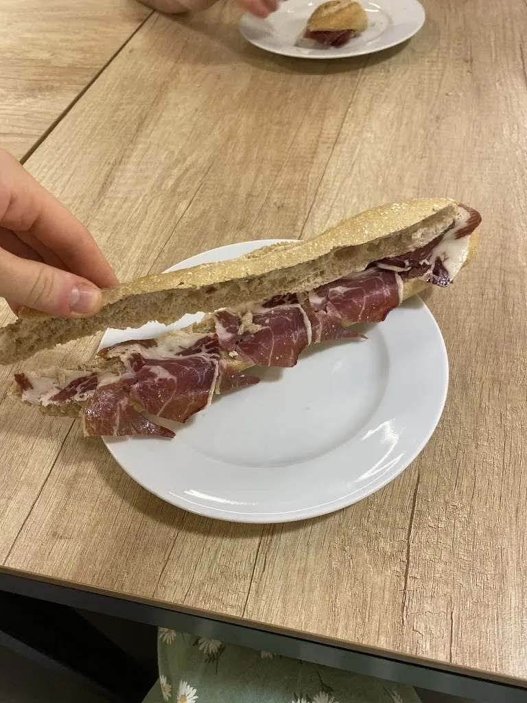 Olena_Área de Servicio Villacastín Airea_Ituero y Lama_review