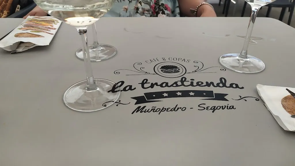 Belen Sacristan_La Trastienda_Lastras del Pozo_review