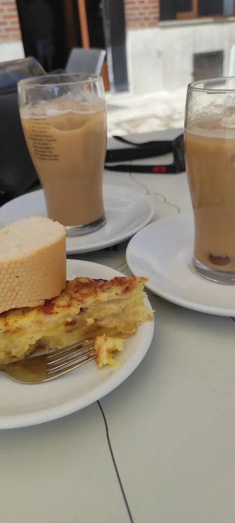 Bar La Plaza_Martín Muñoz de las Posadas_slider_image_3